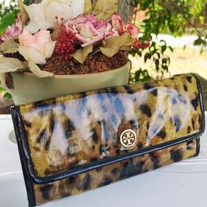 TORY BURCH KEOPARD SPOT PATENT LEATHER MAKE UP BRUSH POUCH